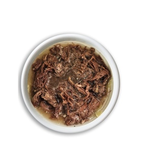 Comida húmeda natural para gatos con carne y corazón de vacuno.