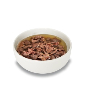 Comida húmeda natural para gatos con pavo y corazones de pollo.